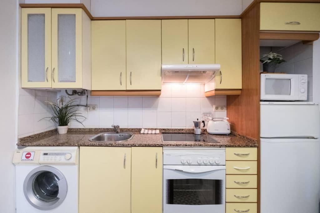 5 Pax Santa Monica Ramblas Appartement Barcelone